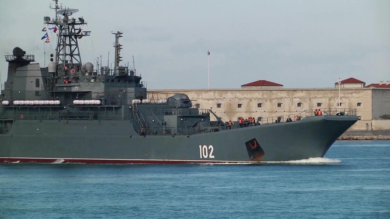 Rusia va bloca transportul maritim în Marea Neagră și Azov, pentru manevrele militare navale. Kievul anunță că va riposta