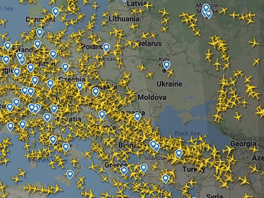 Cum arată spațiul aerian al României, după ce avioanele au evitat să mai traverseze Ucraina Cum arată spațiul aerian al României, după ce avioanele au evitat să mai traverseze Ucraina