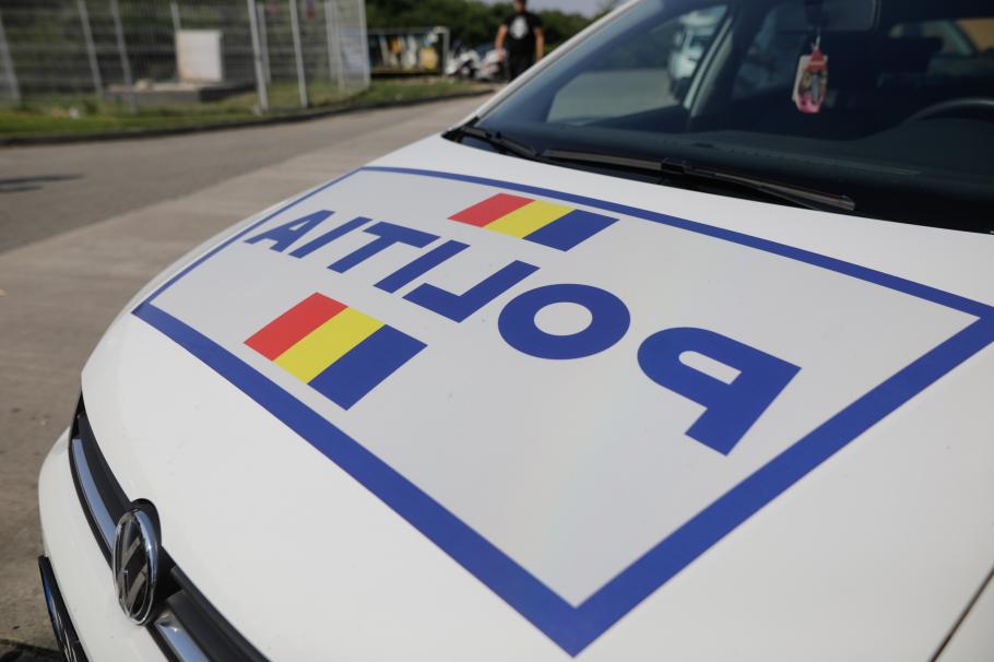 Scandal într-un fast-food din Tecuci. Un tânăr a cerut mâncare gratis deoarece are drept de șmecher Scandal într-un fast-food din Tecuci. Un tânăr a cerut mâncare gratis deoarece are drept de șmecher