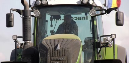 Tractoriştii de "la ţară" pot câştiga cât IT-iştii de la oraş. Tinerii nu vor să lucreze în agricultură şi preferă să plece în străinătate