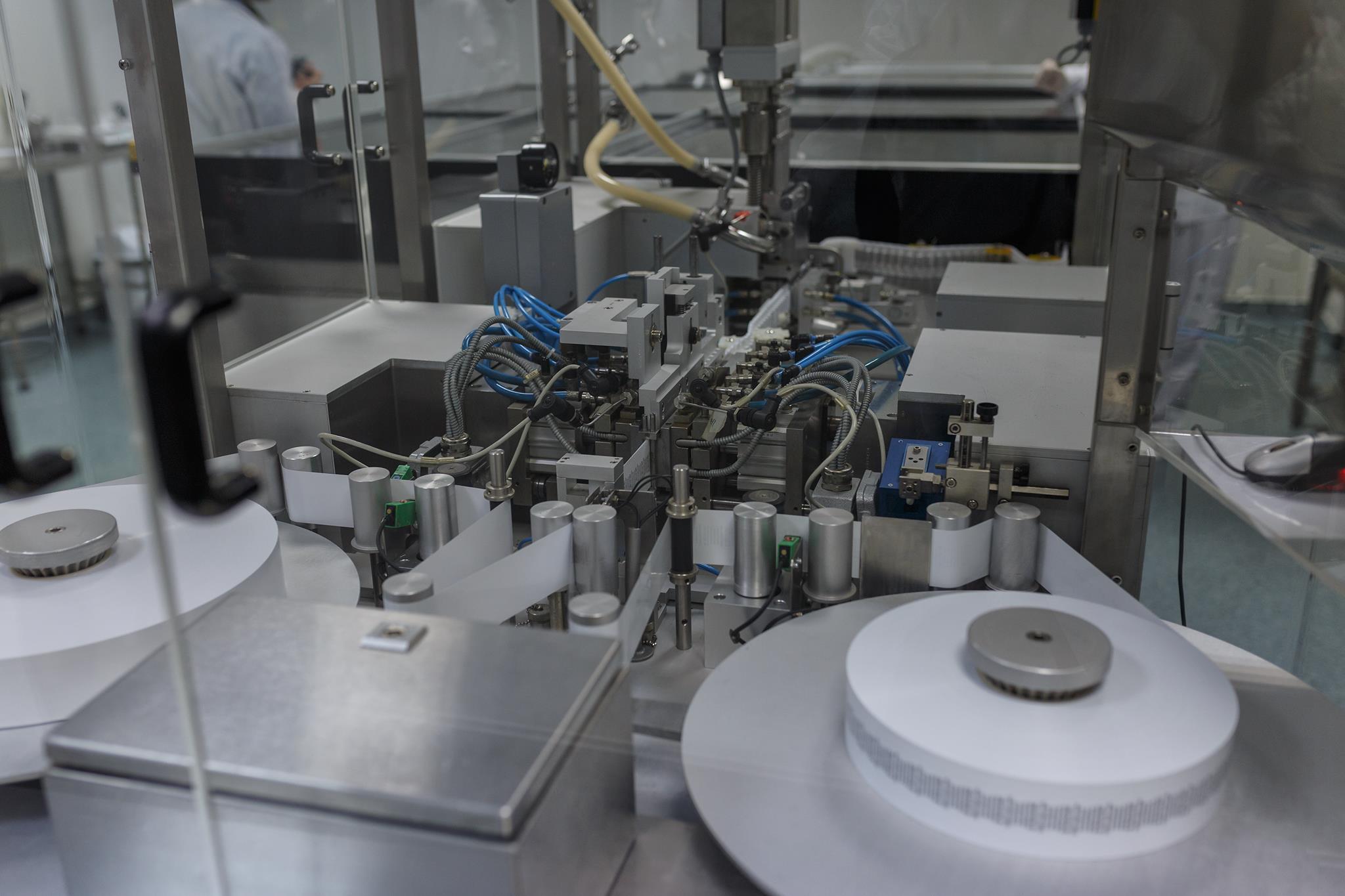 Povestea incredibilă a medicului român care își lasă toată averea angajaților