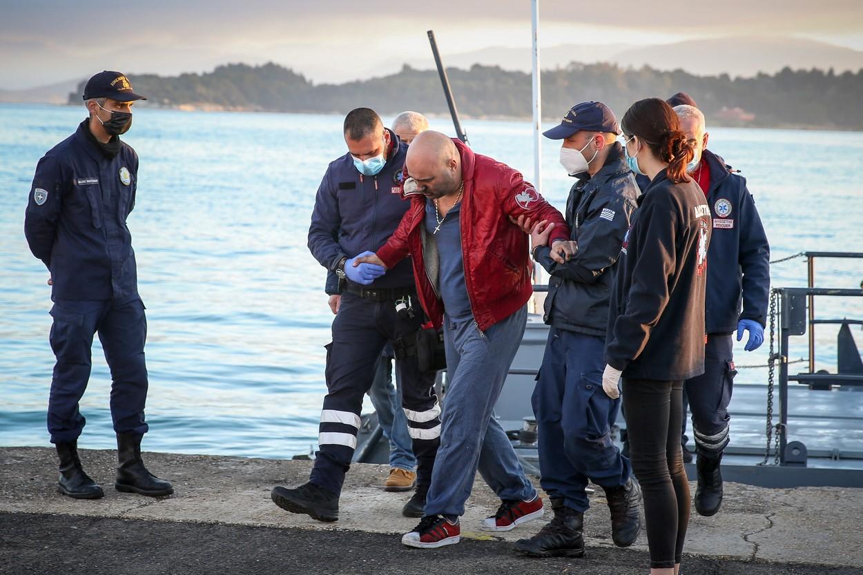 29 de români la bordul feribotului care a luat foc între Italia și Grecia. 2 persoane ar fi rămas captive pe navă