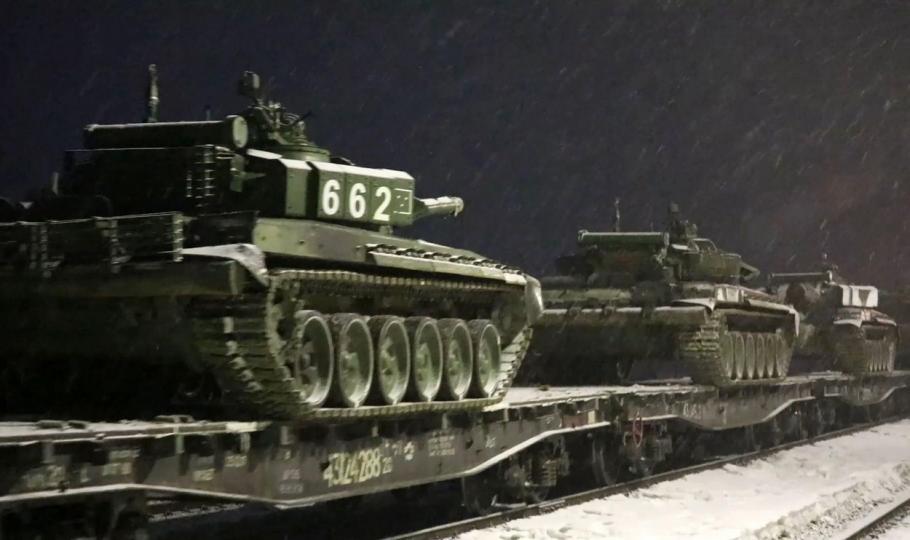 Tancuri şi blindate au fost observate în apropiere de Doneţk, după ce Vladimir Putin a recunoscut independenţa republicilor din Donbas