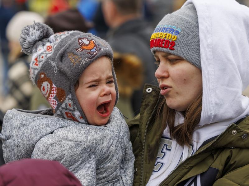 Refugiaţi Mii de refugiați în gara Lviv din vestul Ucrainei