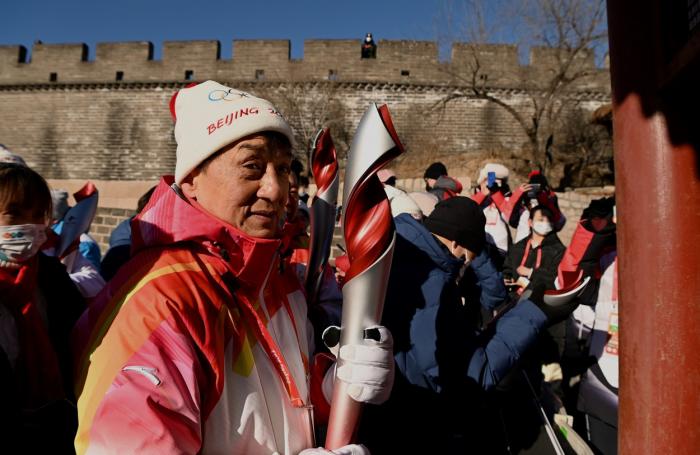 Jocurile Olimpice de iarnă de la Beijing. Actorul Jackie Chan a purtat torţa olimpică pe Marele Zid Chinezesc