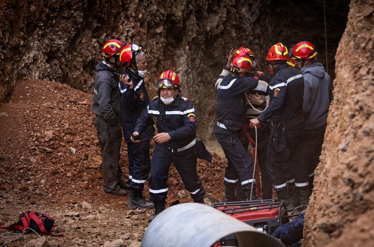 ”Aproape am ajuns”. Operațiunea de salvare a copilului de 5 ani, căzut în fântână, în Maroc, a intrat în linie dreaptă