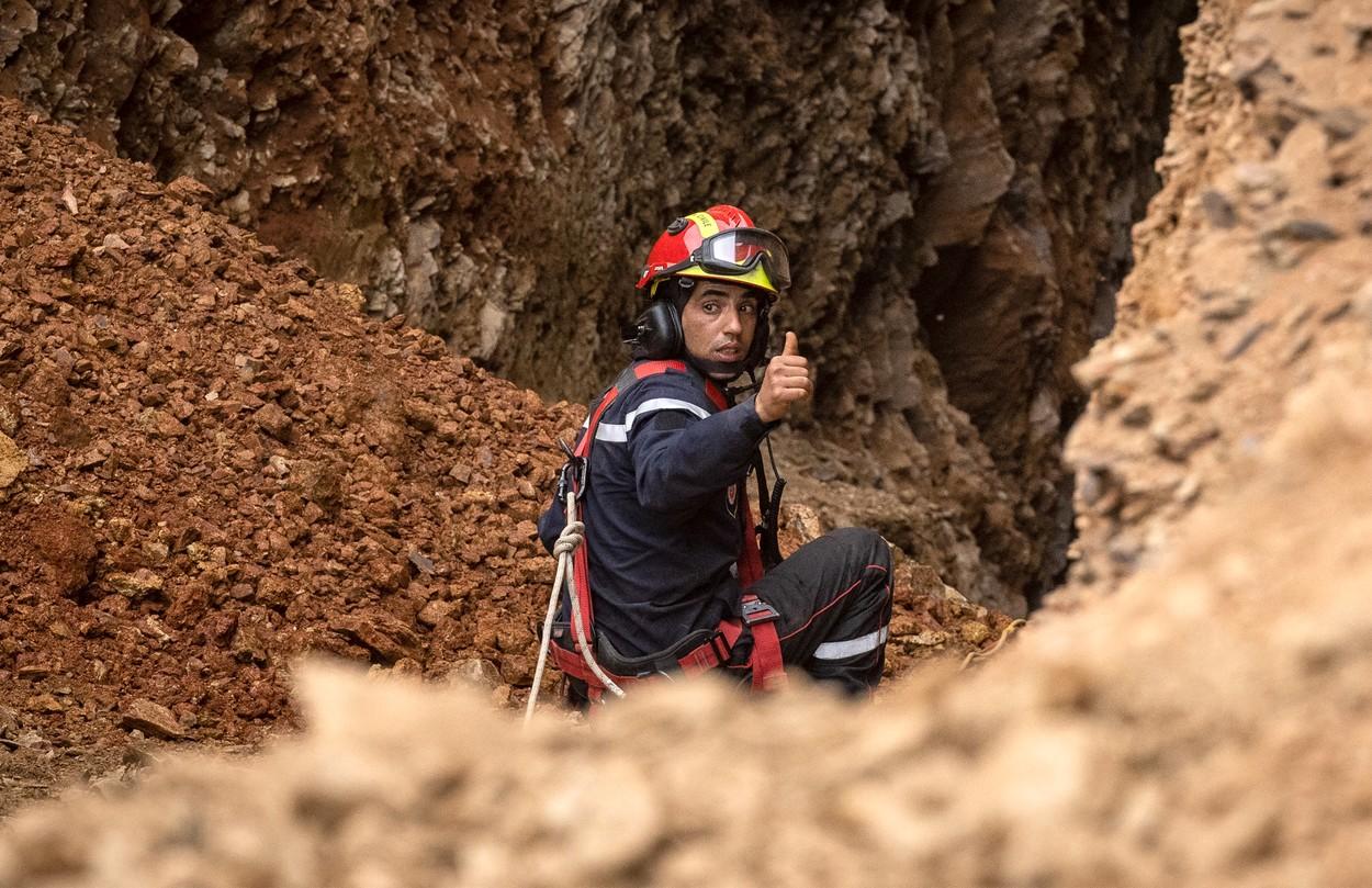 ”Aproape am ajuns”. Operațiunea de salvare a copilului de 5 ani, căzut în fântână, în Maroc, a intrat în linie dreaptă