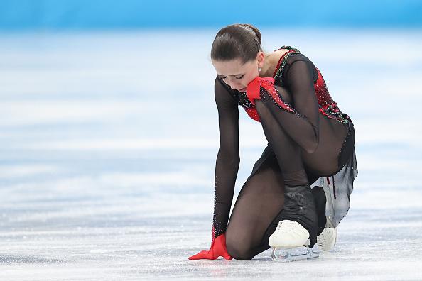 O rusoaică fenomen, de 15 ani, scrie istorie la Beijing. Kamila Valieva, prima patinatoare care sare o cvadruplă la JO
