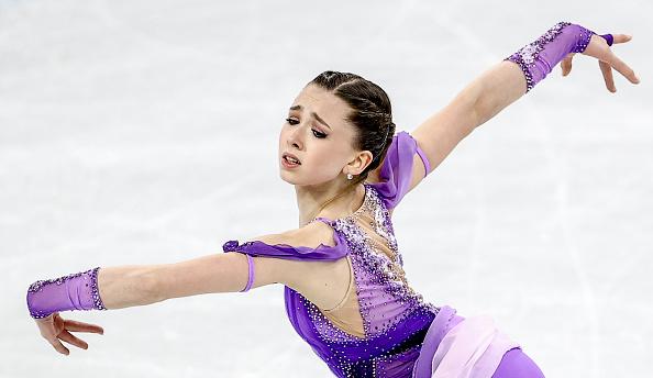 O rusoaică fenomen, de 15 ani, scrie istorie la Beijing. Kamila Valieva, prima patinatoare care sare o cvadruplă la JO