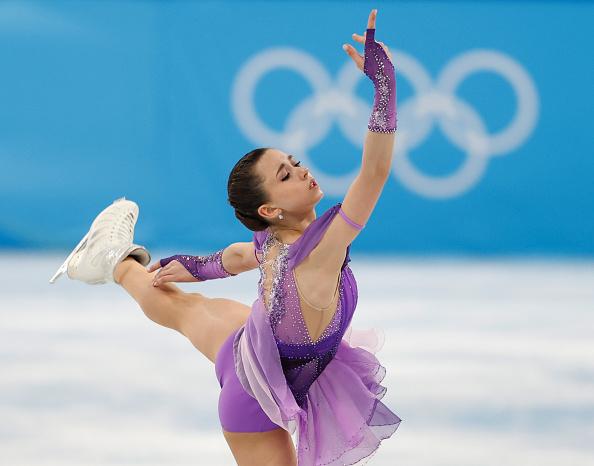 O rusoaică fenomen, de 15 ani, scrie istorie la Beijing. Kamila Valieva, prima patinatoare care sare o cvadruplă la JO