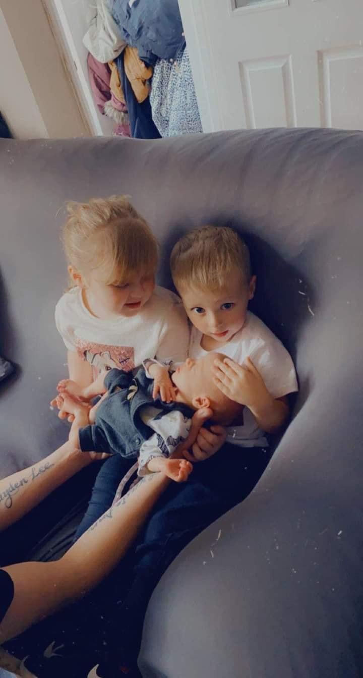 Gracie-Ann şi fratele ei, Jayden