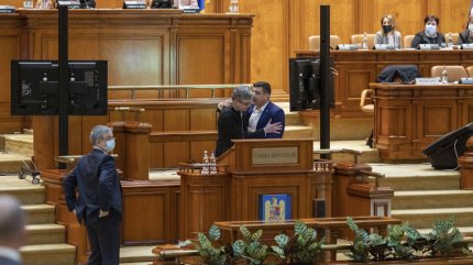 Camera Deputaţilor schimbă regulamentul după incidentul cu George Simion