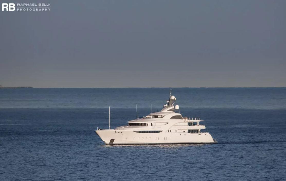 Iahtul de lux al lui Vladimir Putin a plecat repede din Germania