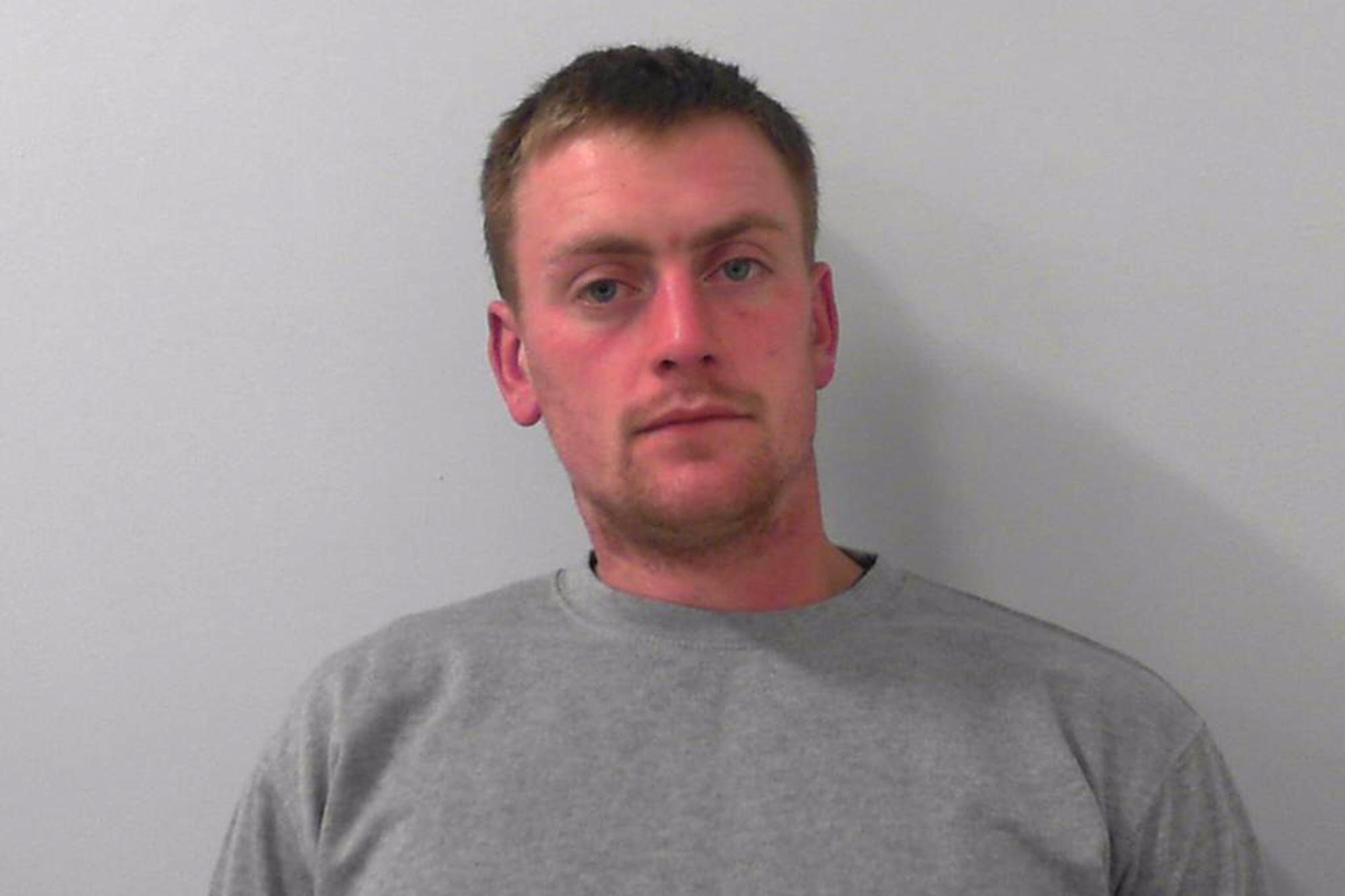 Șofer filmat când bea șampanie și FaceTiming în duba de serviciu