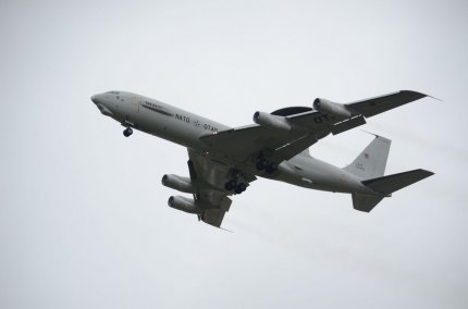 Americanii au ridicat de la sol "Avionul Apocalipsei" pentru un zbor de antrenament. Avionul e proiectat special pentru războiul nuclear