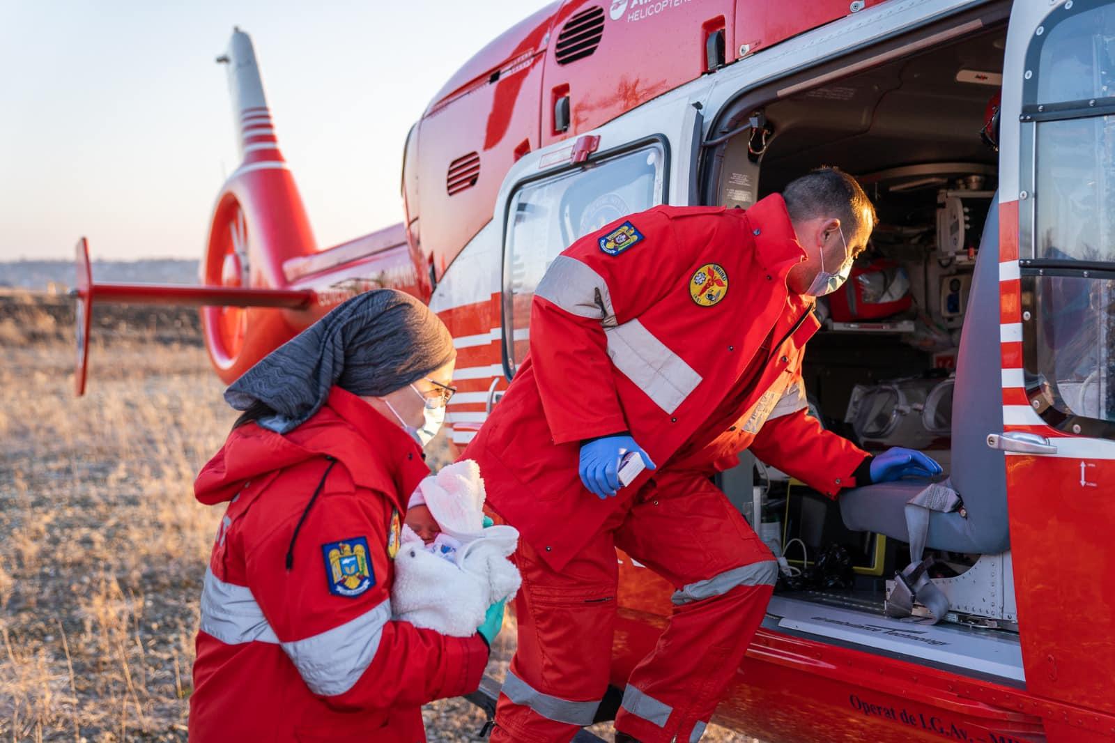 IGSU: Misiune contracronometru de salvare a doi bebeluşi de naţionalitate română din Ucraina: un băieţel de 5 zile şi o fetiţă de 14 zile