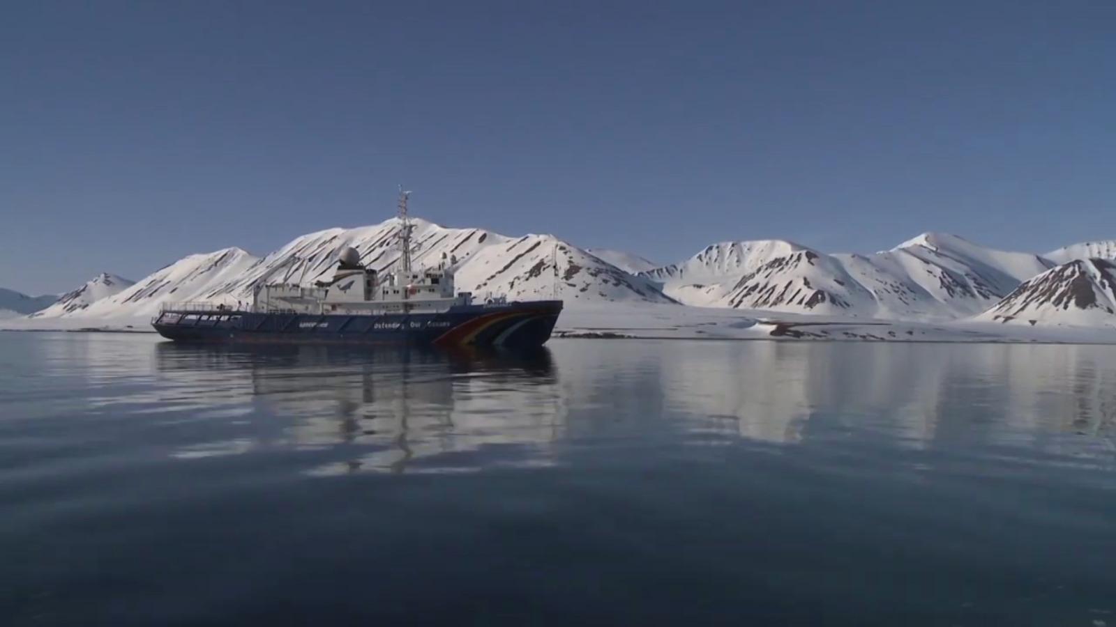 Cratere de mărimea unor blocuri cu 6 etaje, descoperite pe fundul Oceanului Arctic