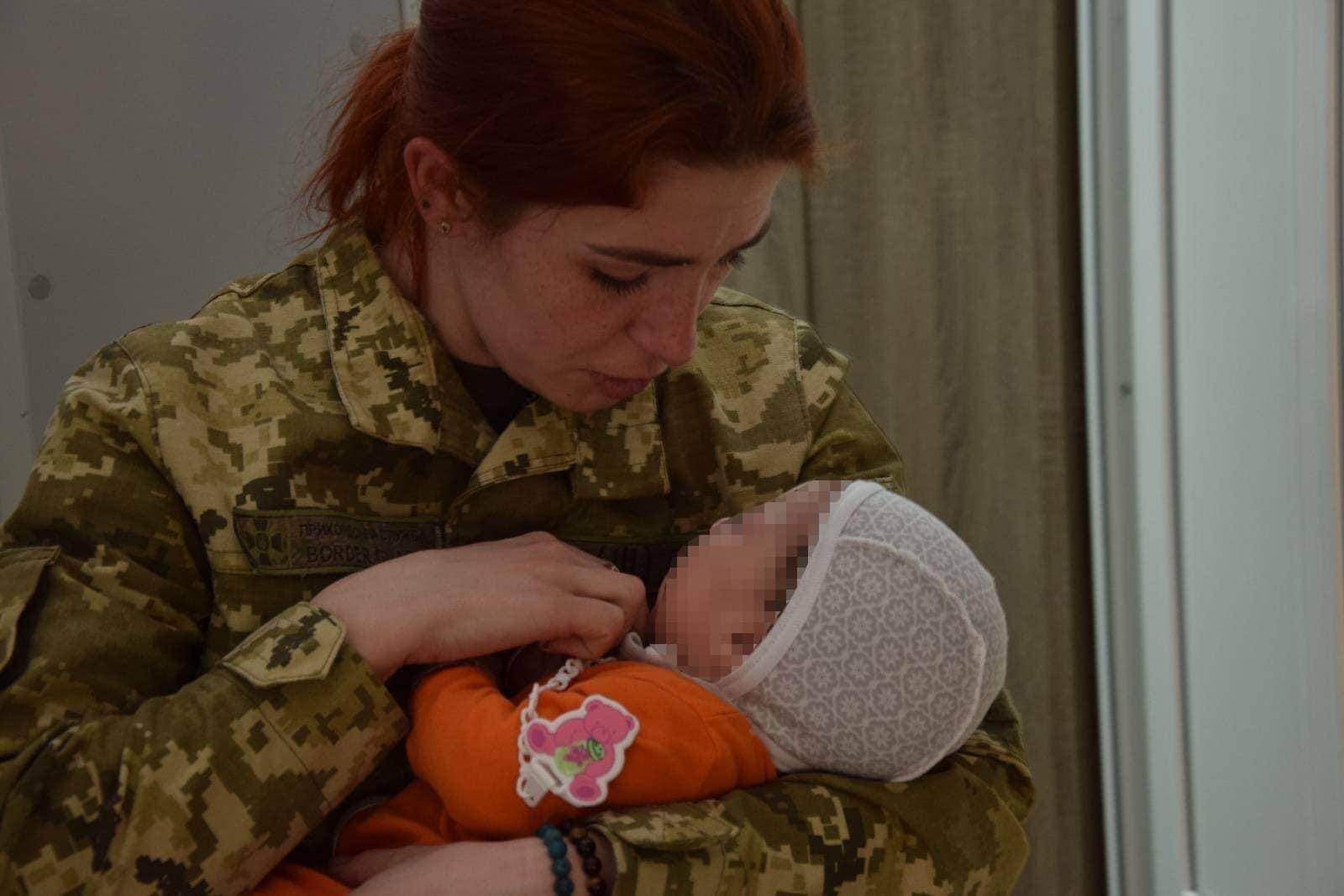 Doi chinezi au încercat să scoată doi bebeluși din Ucraina prin vama Porubne-Siret. Indivizii voiau să ajungă în România