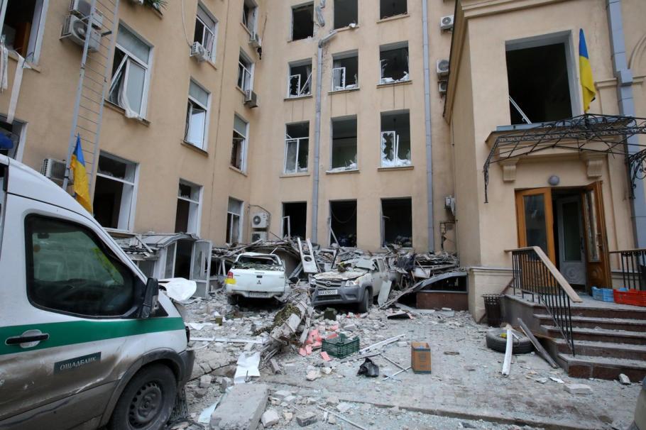 Ucraina acuză Rusia că ar fi ucis cel puțin 2.000 de civili până acum: "În fiecare oră mor copii, femei şi membri ai forţele de apărare" Ucraina acuză Rusia că ar fi ucis cel puțin 2.000 de civili până acum: "În fiecare oră mor copii, femei şi membri ai forţele de apărare"