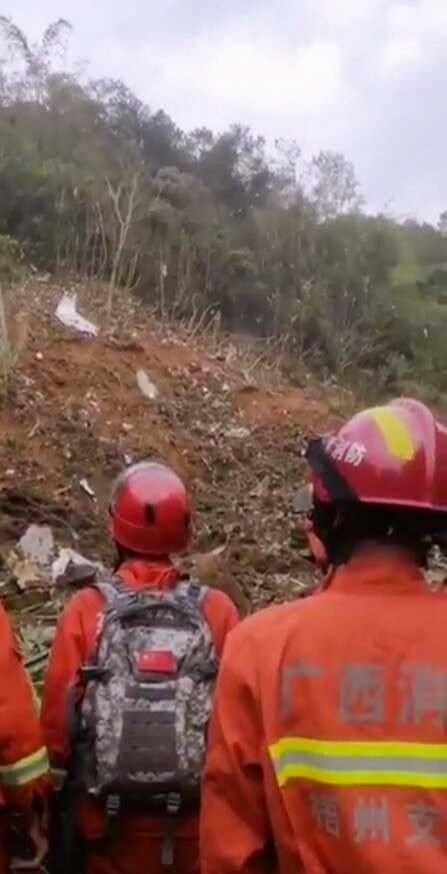 Un avion cu 132 de pasageri la bord s-a prăbuşit în China