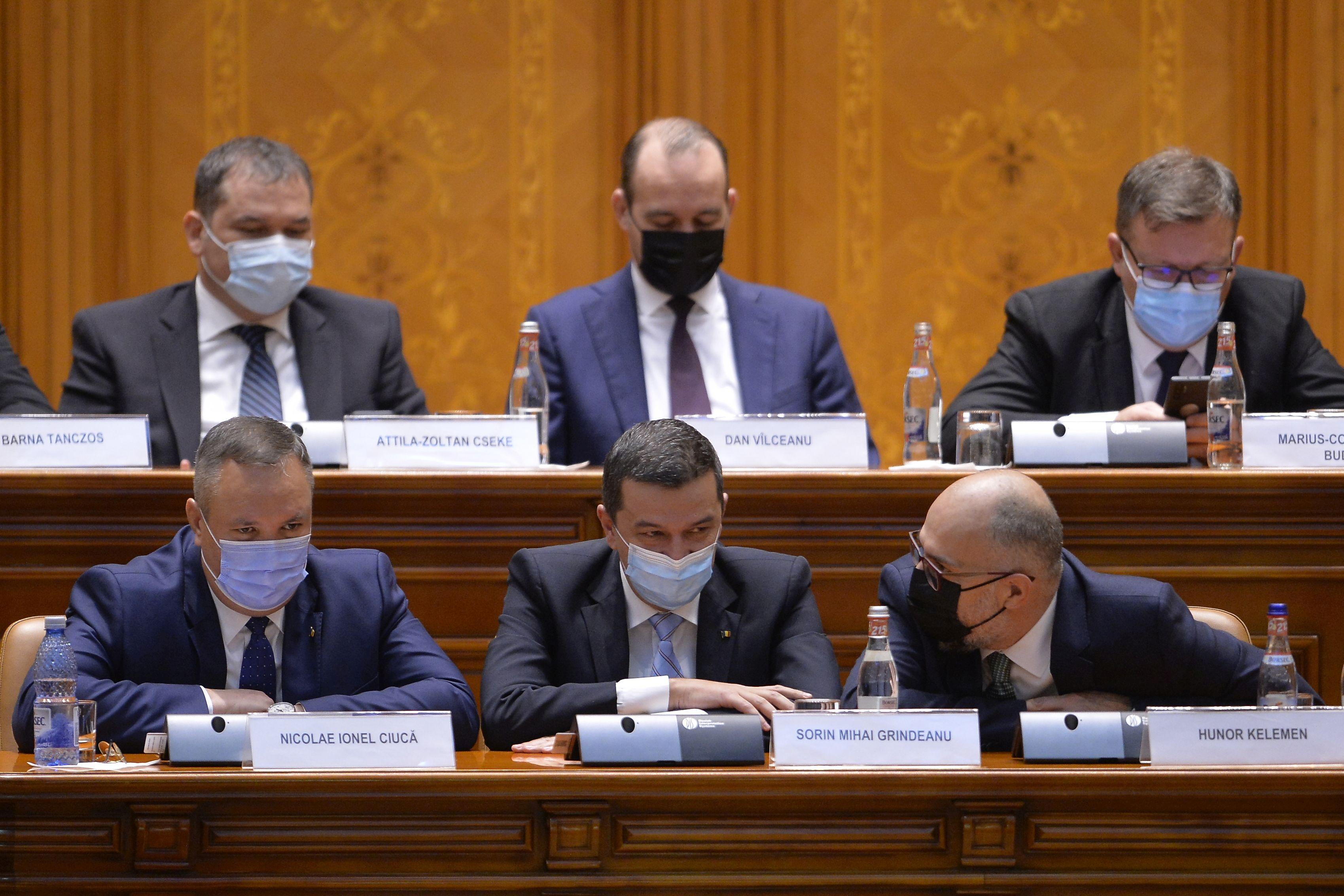 Miniştrii din Guvernul Ciucă au fost chemaţi la raport în şedinţa coaliţiei. Florin Cîţu vrea să facă remanieri