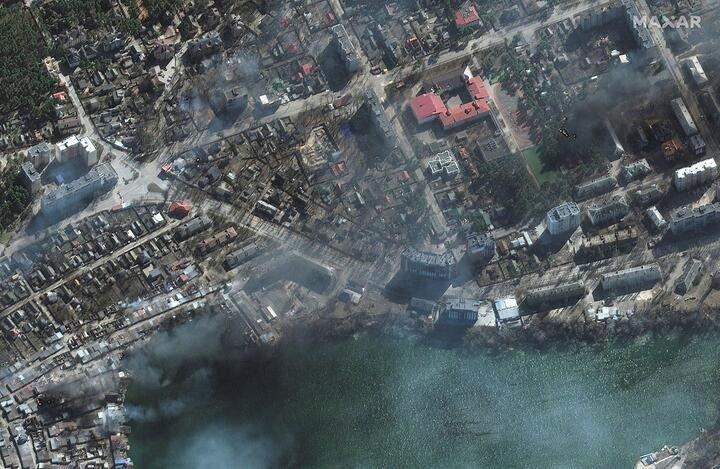 Noi imagini din satelit cu orașele ucrainene, distruse după bombardamentele rușilor. Mariupol, "redus la cenușă"