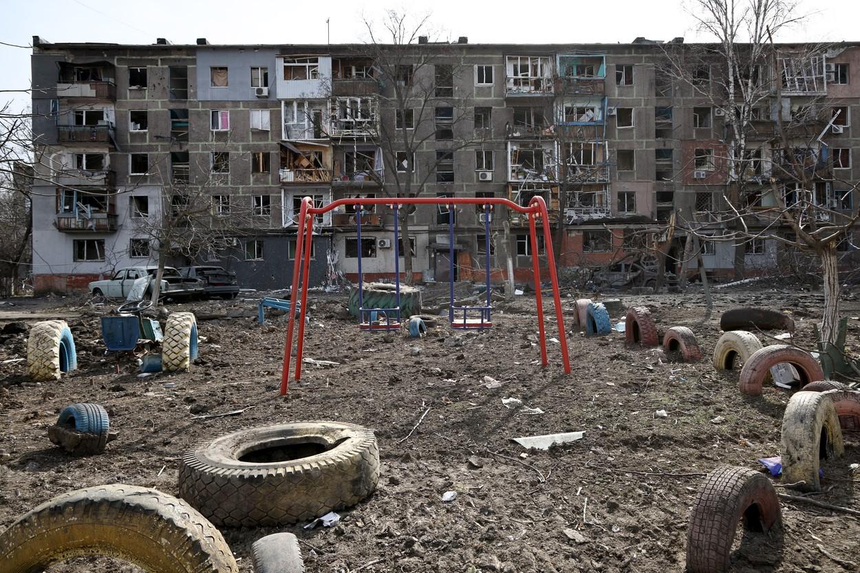 Ucraina acuză Rusia că a luat ostatici 400.000 de civili ucraineni. OMS nu poate livra ajutor medical în Mariupol