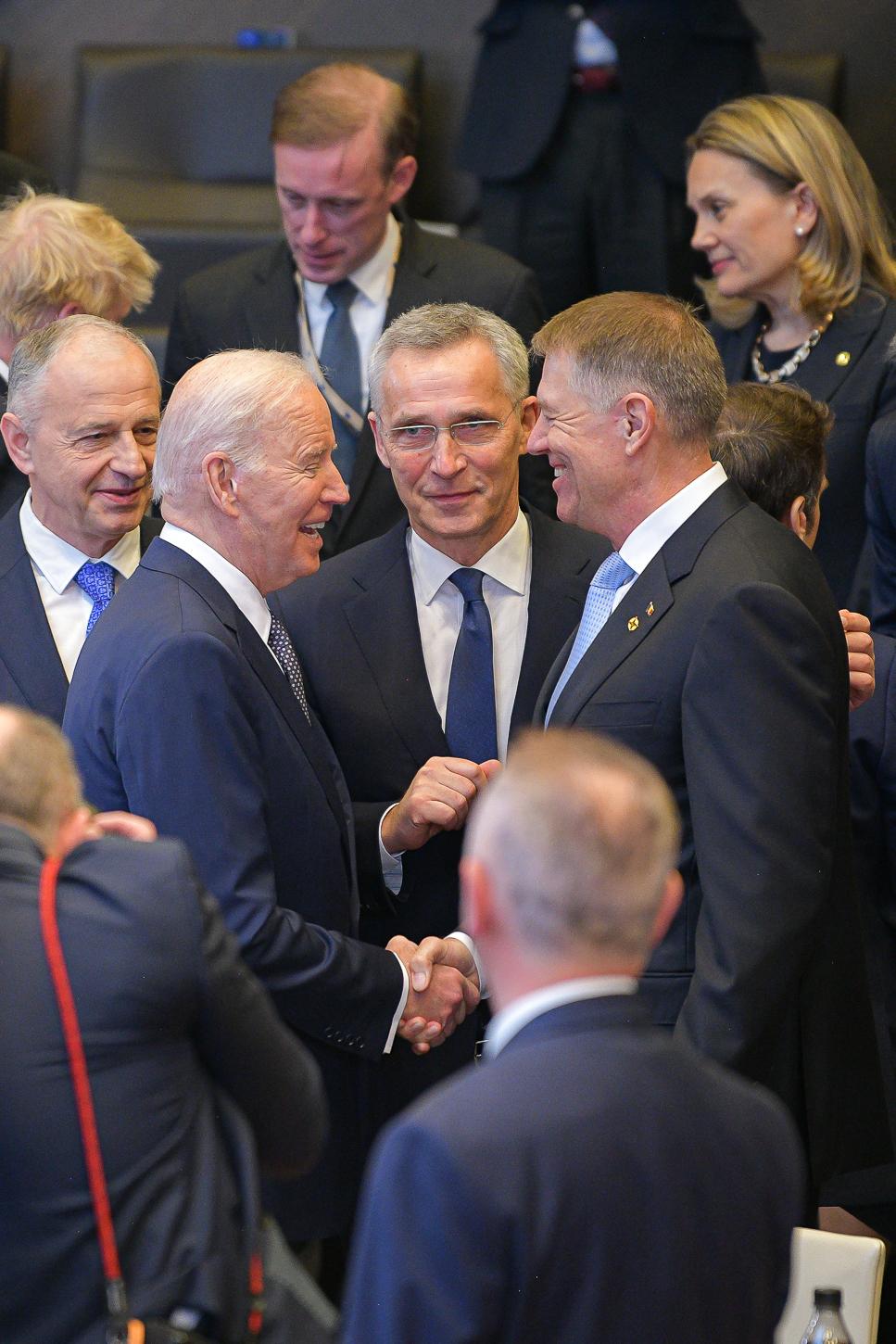 Klaus Iohannis s-a întâlnit cu Joe Biden la summitul NATO de la Bruxelles