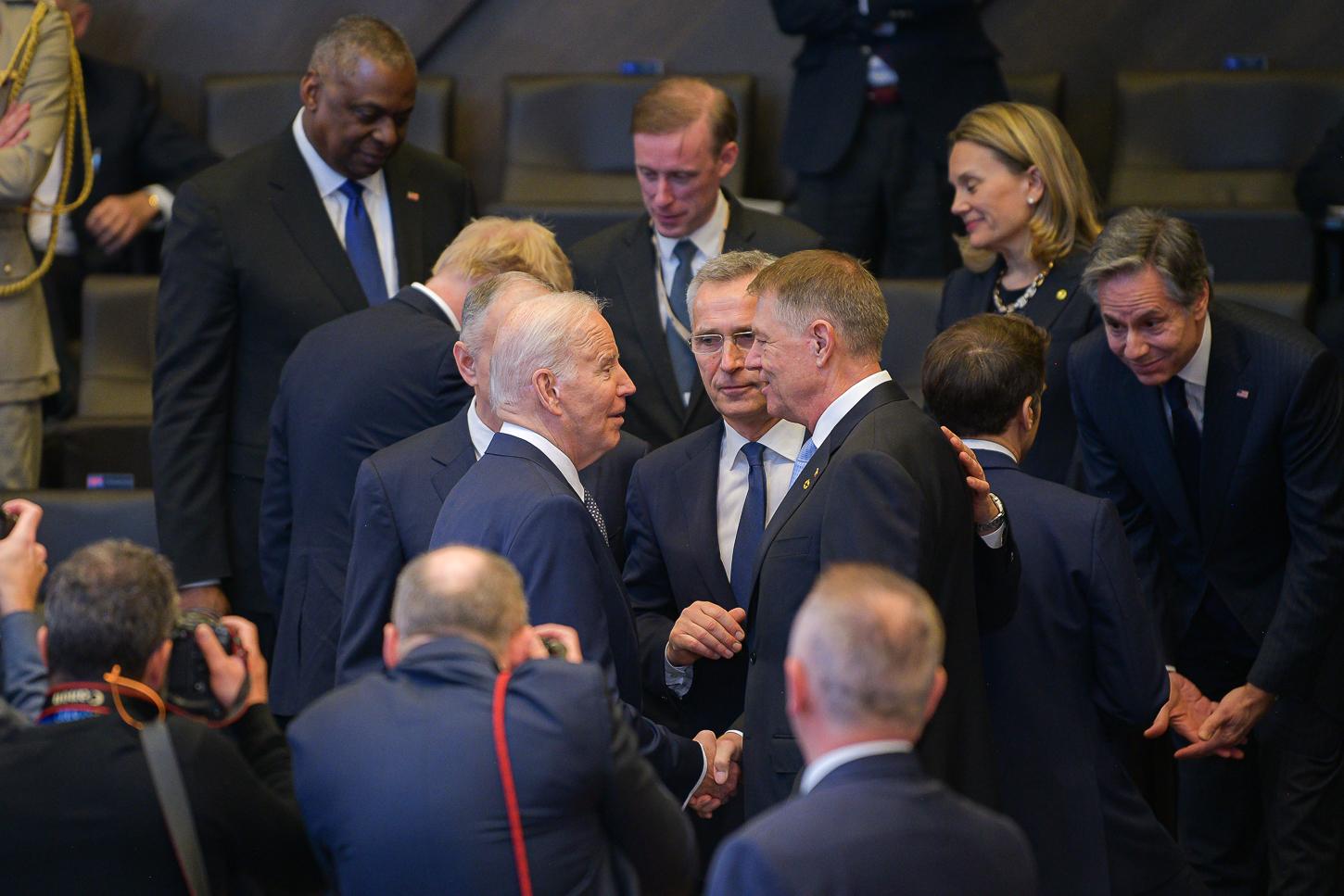 Klaus Iohannis s-a întâlnit cu Joe Biden la summitul NATO de la Bruxelles