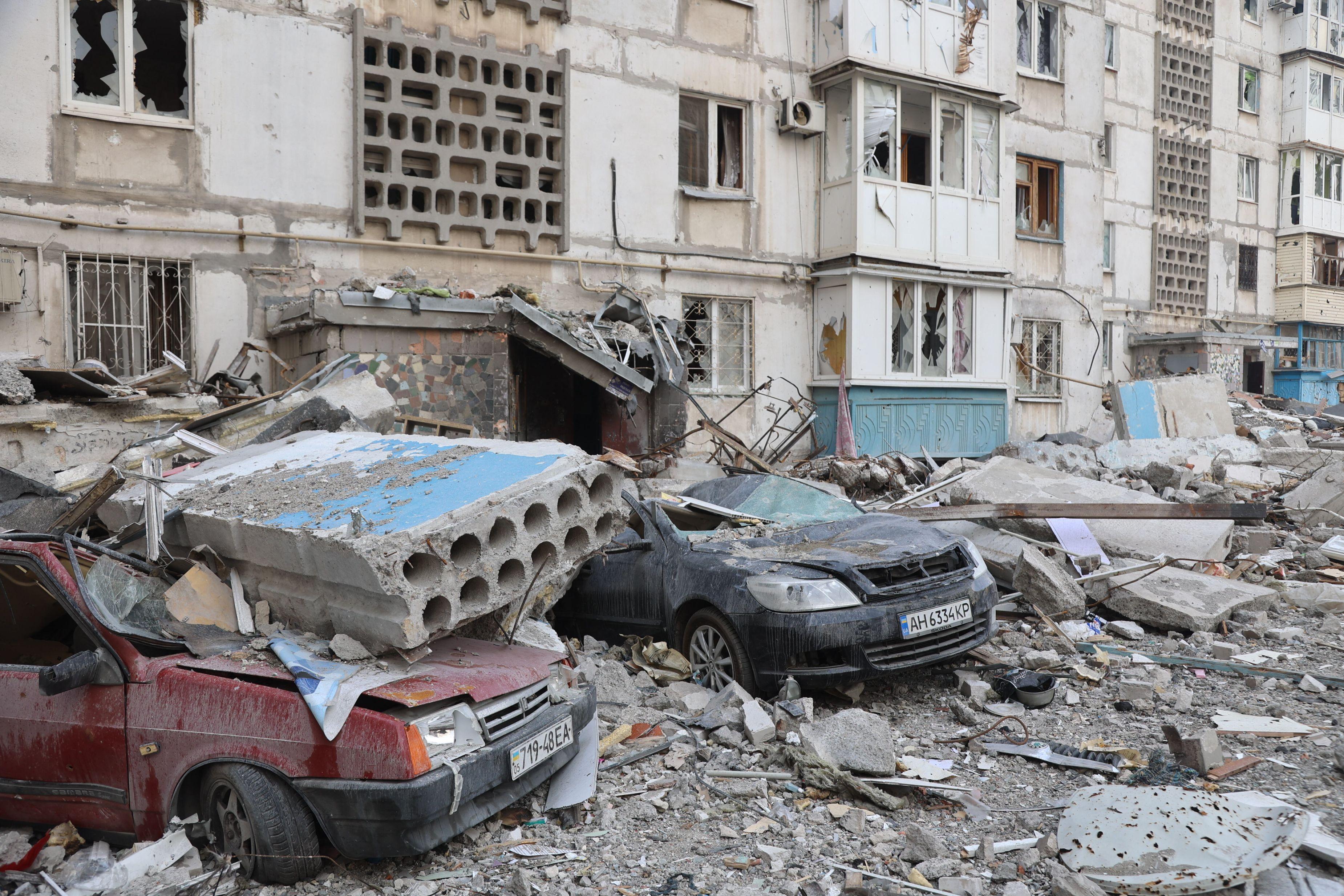 bombardamente în Mariupol