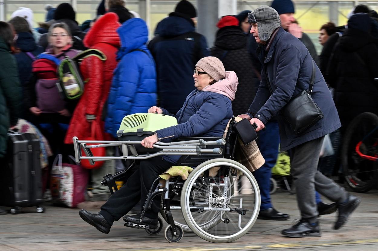 Imagini sfâşietoare de la despărţirile familiilor ucrainene