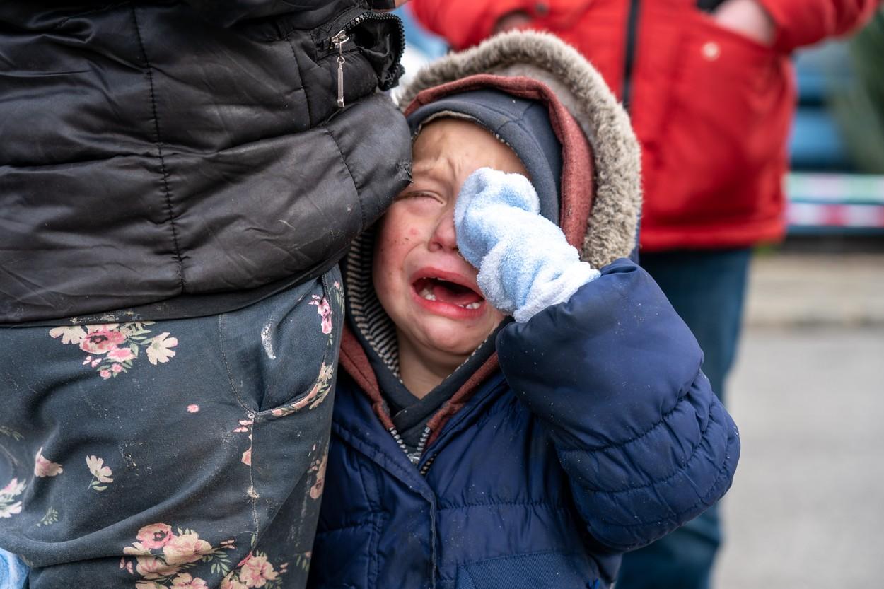 Bebeluşul a trecut graniţa împreună cu mama lui