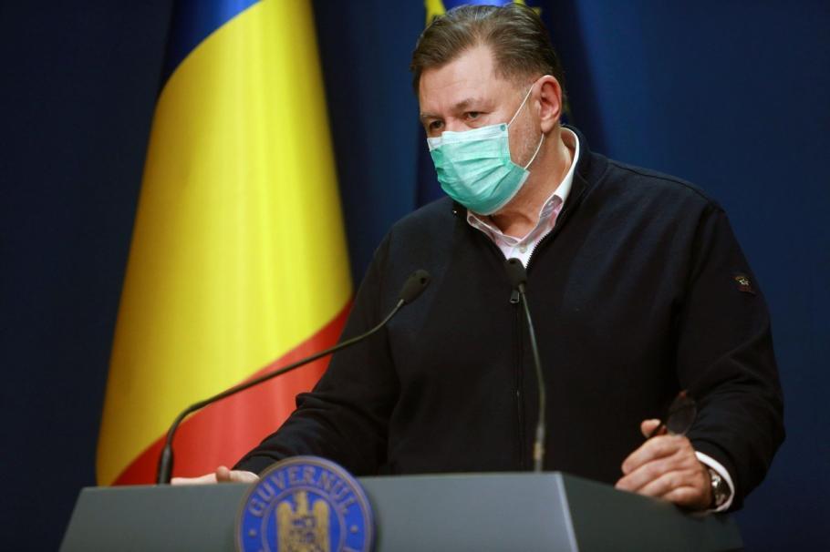 Rafila, despre izolare după renunţarea la starea de alertă: "Nu trebuie să vină cineva să te controleze, e o măsură de bun simţ" Rafila, despre izolare după renunţarea la starea de alertă: "Nu trebuie să vină cineva să te controleze, e o măsură de bun simţ"