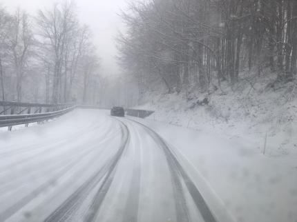 Alertă meteo de vreme severă în 35 de județe, până luni seară. Cod galben de ninsori și viscol la munte