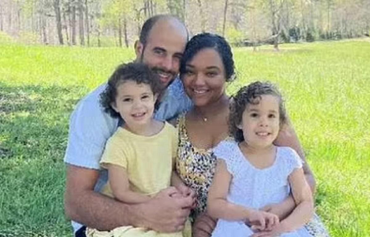 O fetiţă de 3 ani (stânga) a murit, după ce a căzut într-o cascadă, sub ochii disperaţi ai părinţilor O fetiţă de 3 ani (stânga) a murit, după ce a căzut într-o cascadă, sub ochii disperaţi ai părinţilor