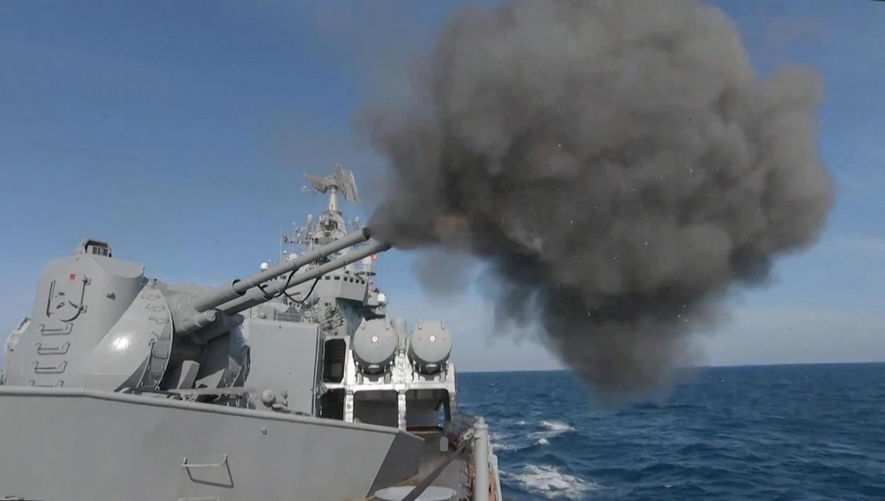 Război Rusia - Ucraina. Nava Moscova, grav afectată de o explozie