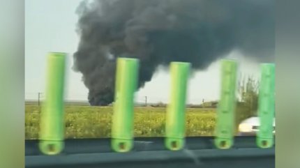 incendiu la un centru de dezmembrări din Sărulești