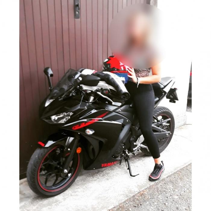 O româncă de 25 de ani din Italia a murit într-un cumplit accident de motocicletă.
