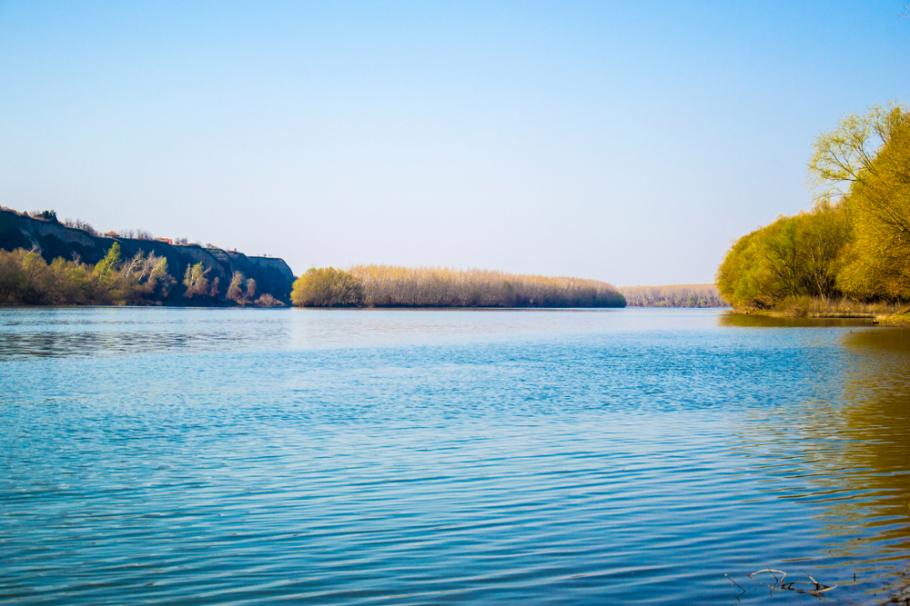 Descoperire macabră în Marmureş. Un ucrainean de 34 de ani, găsit plutind pe râul Tisa Descoperire macabră în Marmureş. Un ucrainean de 34 de ani, găsit plutind pe râul Tisa
