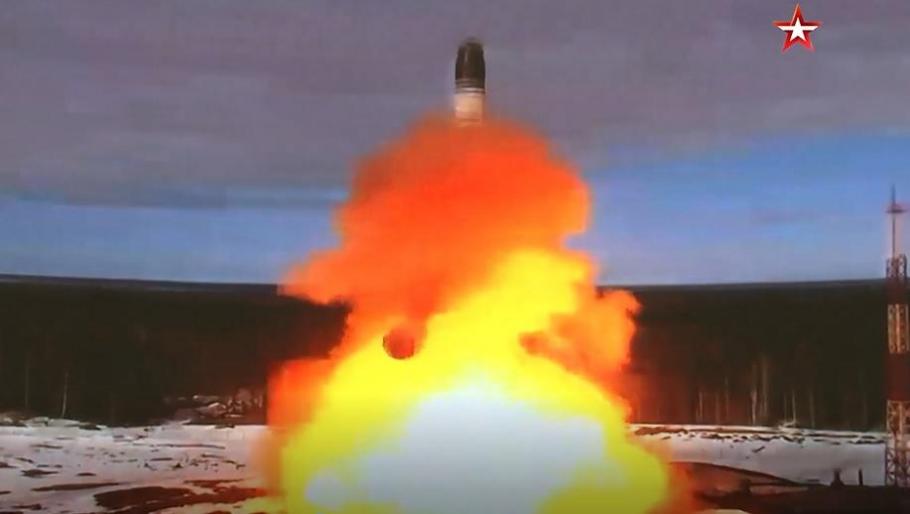 Rusia a anunțat când ar putea folosi "bestia" din arsenalul său nuclear. Putin s-a lăudat că arma "nu are egal în lume" Rusia a anunțat când ar putea folosi "bestia" din arsenalul său nuclear. Putin s-a lăudat că arma "nu are egal în lume"