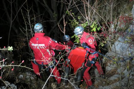 Turista, salvată din râpa în care căzuse