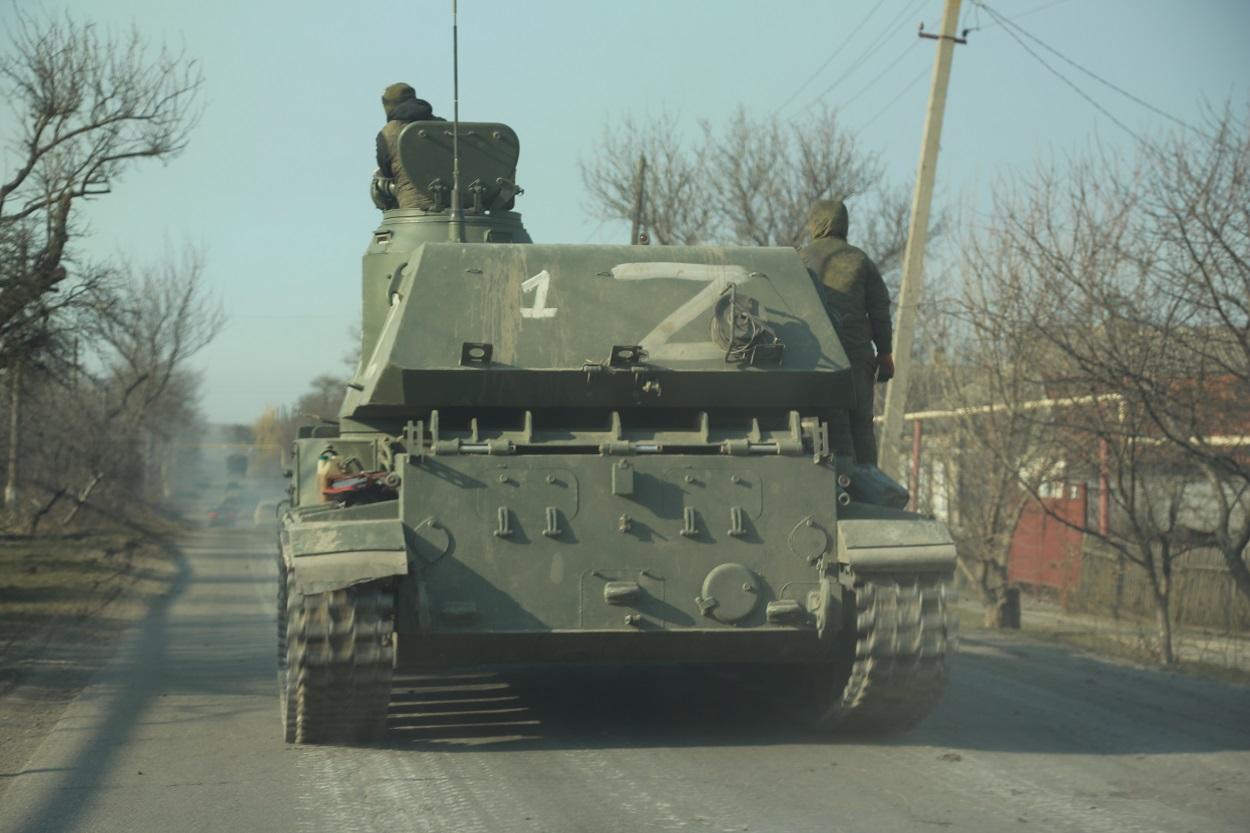 Rușii vor să încercuiască pozițiile fortificate ale Ucrainei din estul țării, susțin experți militari britanici