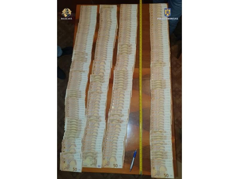 Grup infracţional de români, cercetat pentru exploatarea mai multor conaţionali în Anglia