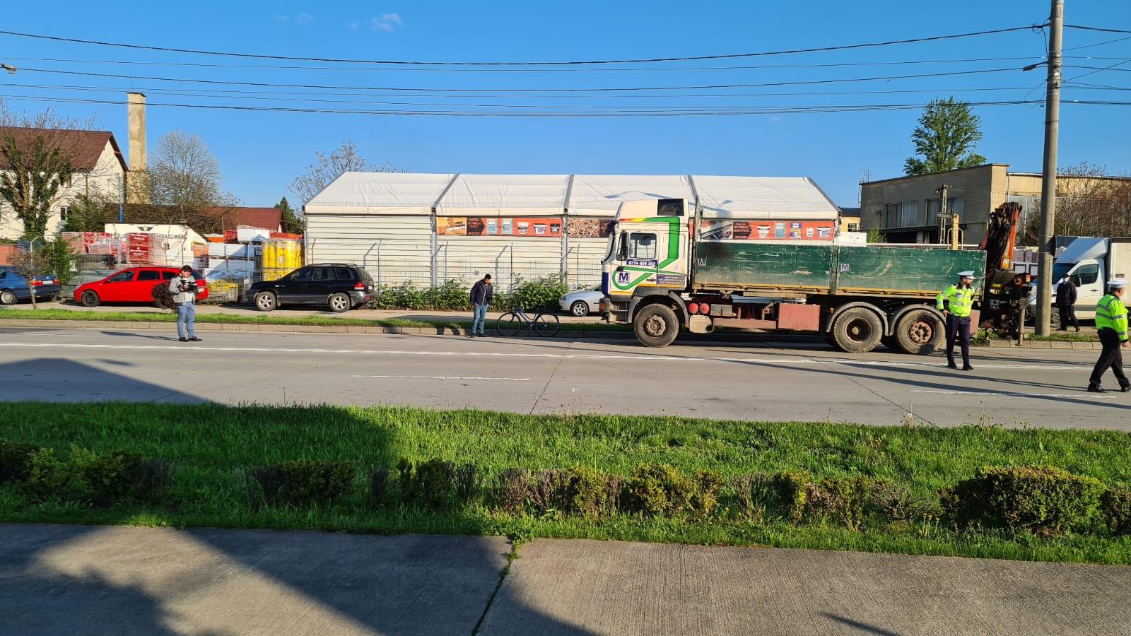 Biciclist din Satu Mare, omorât după ce a fost lovit de TIR. La volan se afla un tânăr de 25 de ani