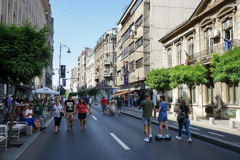 Calea Victoriei redevine pietonală, în fiecare weekend, până în octombrie.