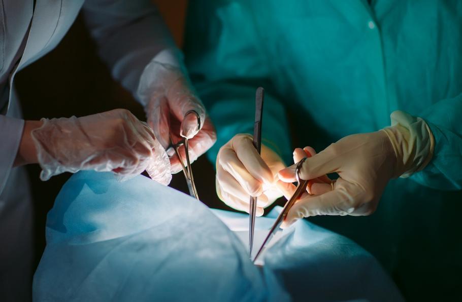 medici chirurgi operație transplant