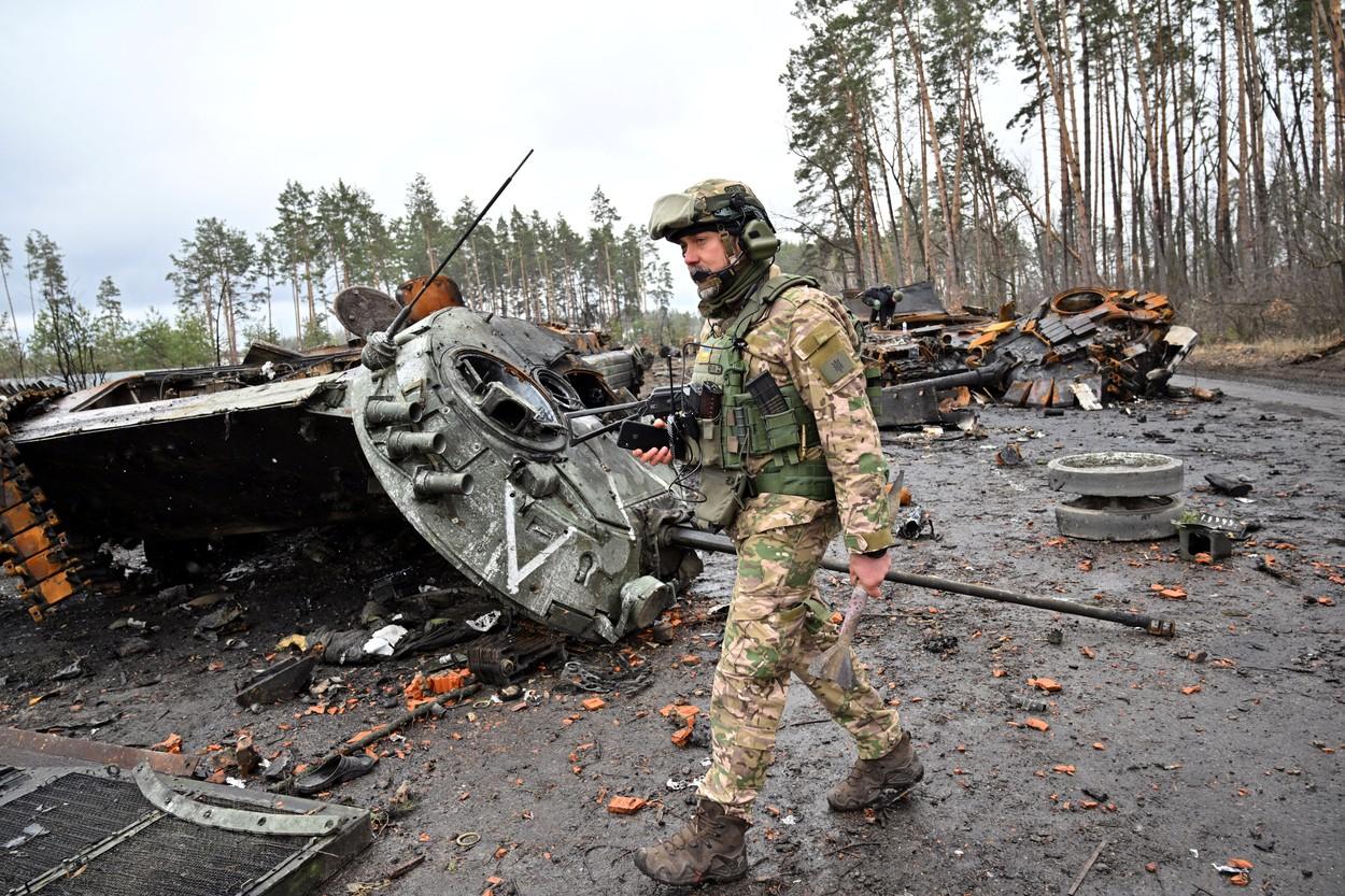 Bombardamente puternice la Oceac şi Nikolaev, în sudul Ucrainei / Rușii au adus trupe şi echipament militar în Lugansk