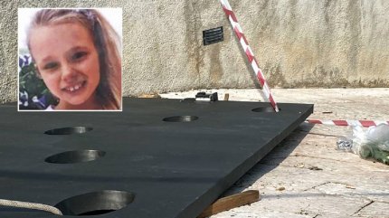 O fetiță de 9 ani a murit strivită de poarta metalică din fața casei, sub privirile îngrozite ale mamei. Tragedie în Trescore Balneario, Italia