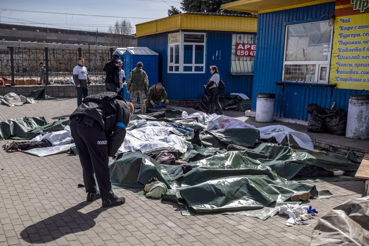 ”Masacru deliberat la Kramatorsk, rușii stiau gara e plină de civili”. Scene terifiante după atac: cel puțin 39 de cadavre, sânge și devastare