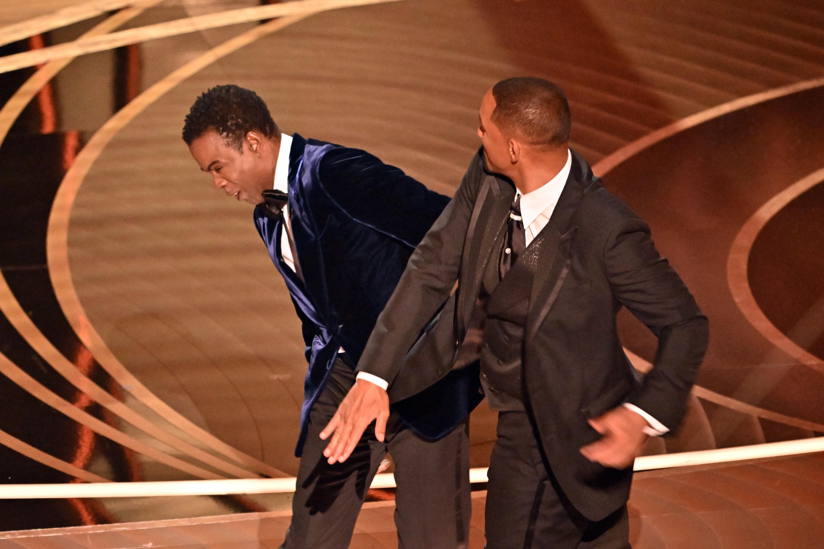 momentul în care Will Smith îl pălmuiește pe Chris Rock, la premiile Oscar